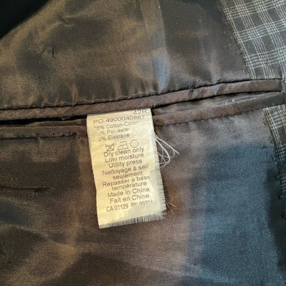 Calvin Klein 42R Gray Check Two Vent Two Button Suit - Picture 4 of 7